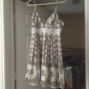 Cute summer dress! Grey/cream with lace underneath