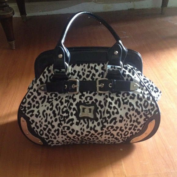 White and black handbag