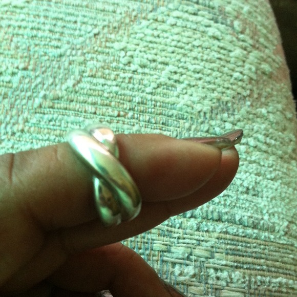 Silver Ring! - Picture 2 of 4