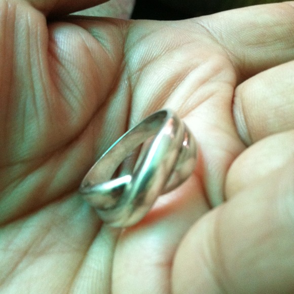 Silver Ring! - Picture 3 of 4