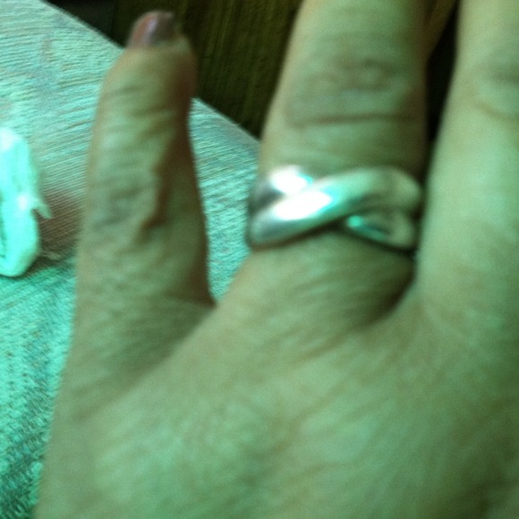 Silver Ring! - Picture 4 of 4