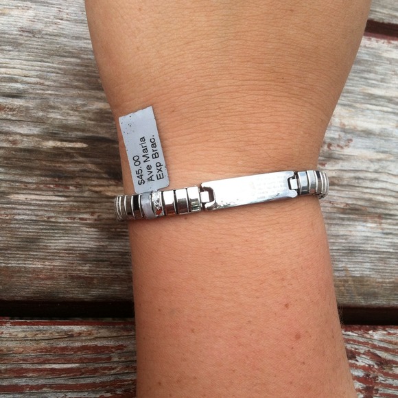 SS bracelet with Hail Mary enscribed in spanish💃