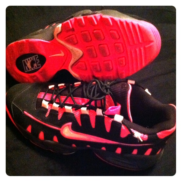 NIKE Max Nomo GS