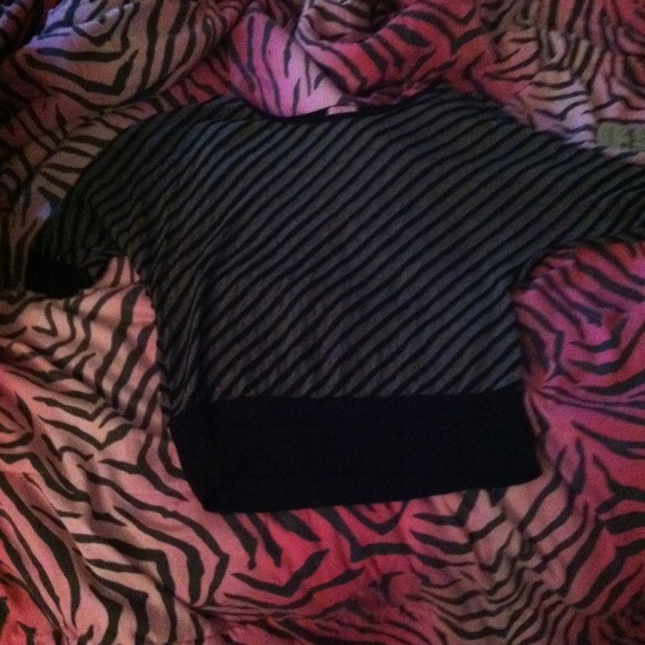 Black and gray stripe top
