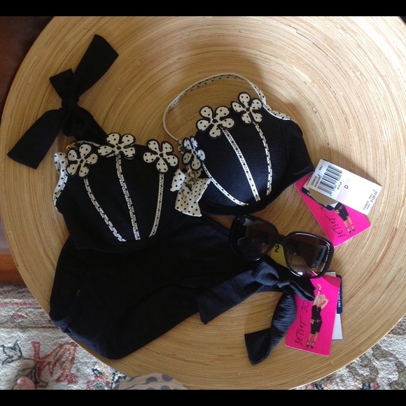 SOLD  Betsey Johnson Bathing Suit! 👙 - Picture 4 of 4