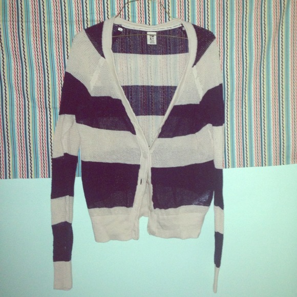 Cream and navy blue stripped nit style cardigan