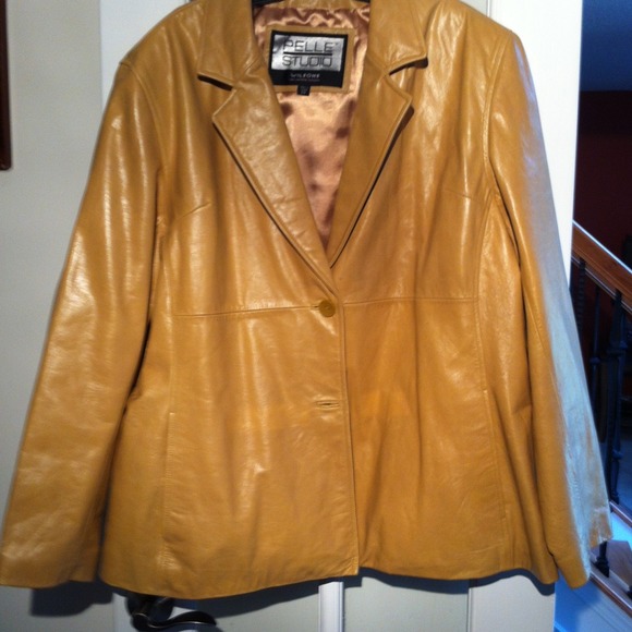 SOLD!!!!!!!!    Wilson leather coat