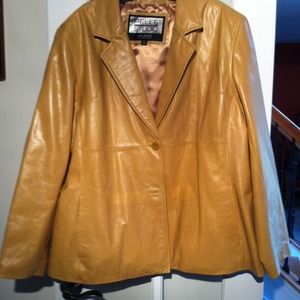 SOLD!!!!!!!!    Wilson leather coat