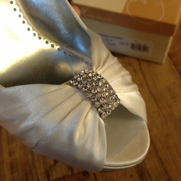 ❌SOLD❌Wedding Shoes❌SOLD❌ - Picture 3 of 4