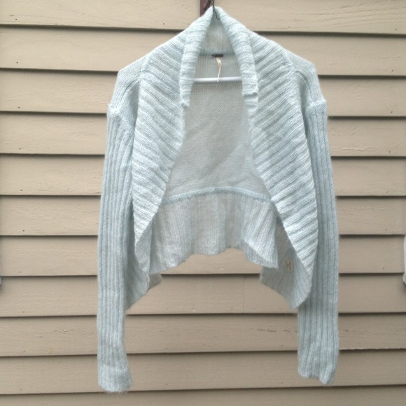 Free People Sweaters - Free People Sweater/Shrug in light blue