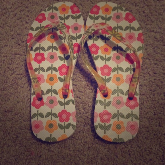 Vera Bradley flip flops