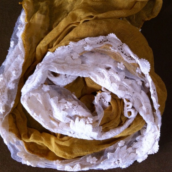 Scarf - Picture 2 of 4