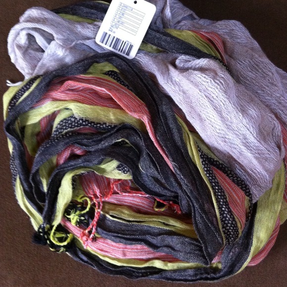 Scarf - Picture 3 of 4