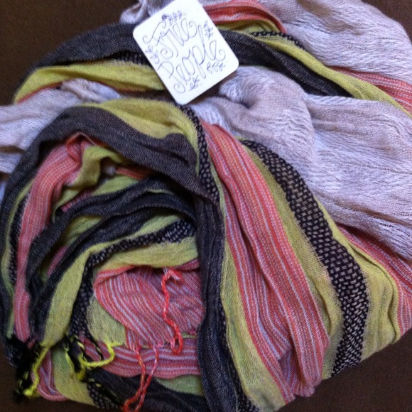 Scarf - Picture 4 of 4