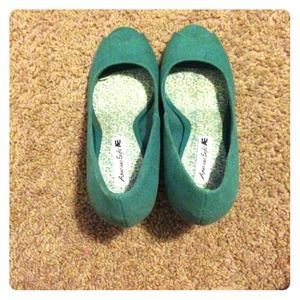 Teal open toe wedges