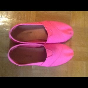 Neon bright pink flats cute for summer👾