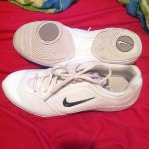 Nike cheer shoes