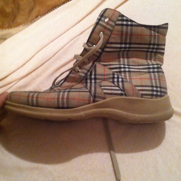 Boot - Picture 1 of 3