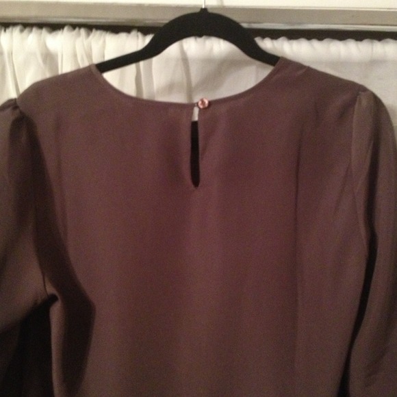 Chocolate sequined bloused sleeve blouse - Picture 3 of 4