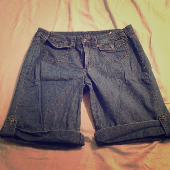 **TRADED**Bermuda shorts