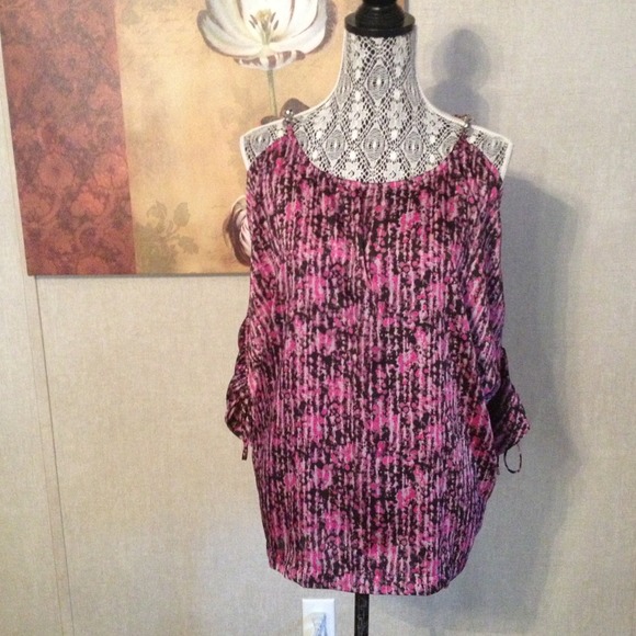 ❌SOLD❌Michael Kors Top - Picture 2 of 4