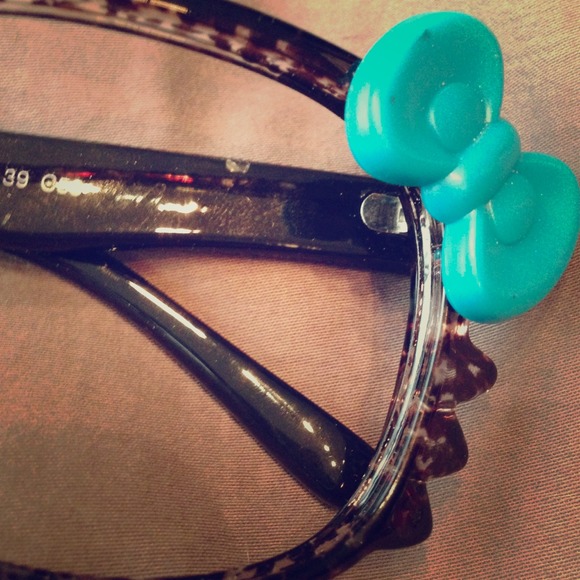 Hello Kitty lensless frames. - Picture 1 of 4