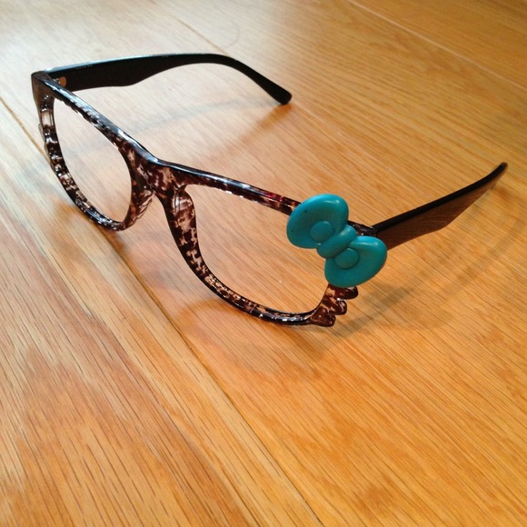 Hello Kitty lensless frames. - Picture 3 of 4