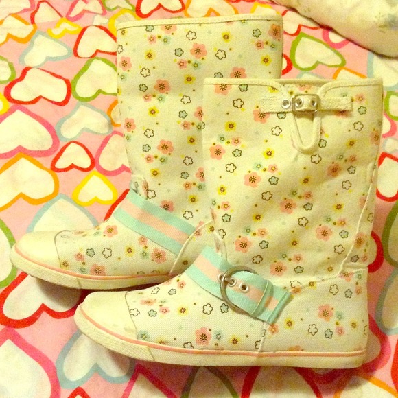 aldo floral cotton boots