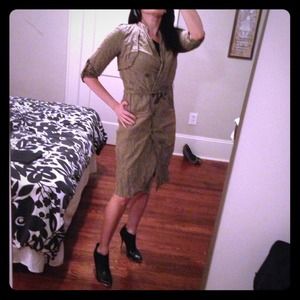 🎉HP!🎉 Nicole Miller Collection 🚖metallic trench