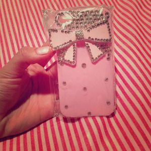 iPhone 4 pink bow case! 🎀