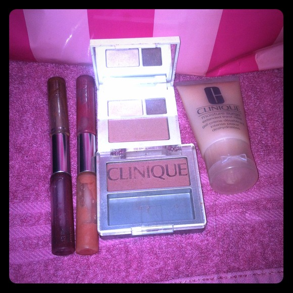 Clinique make up bundle❤ - Picture 1 of 1