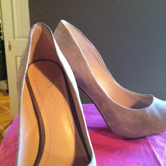 👠BUNDLED👠 Light gray suede open-toe pumps - Picture 2 of 3