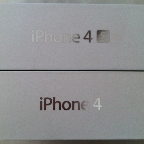 iPhone 4 & iPhone 4S boxes
