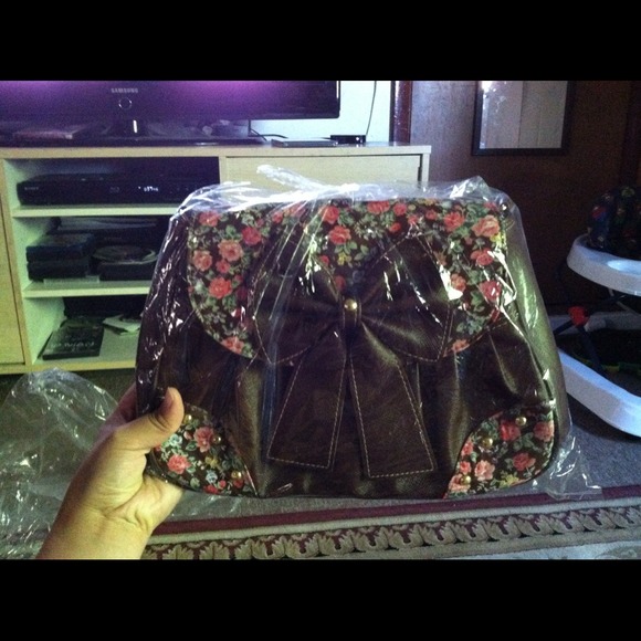 Handbag - Picture 4 of 4