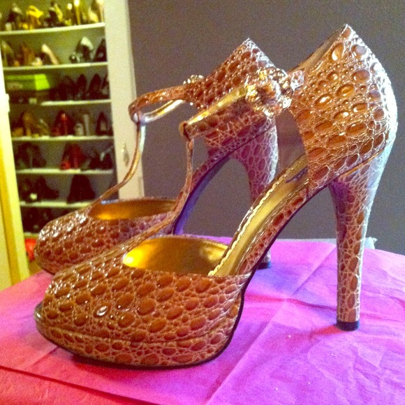 ⚡BUNDLED⚡ Glamorous T-strap open-toe heels - Picture 1 of 4