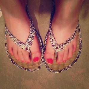 Floral thong flip flops