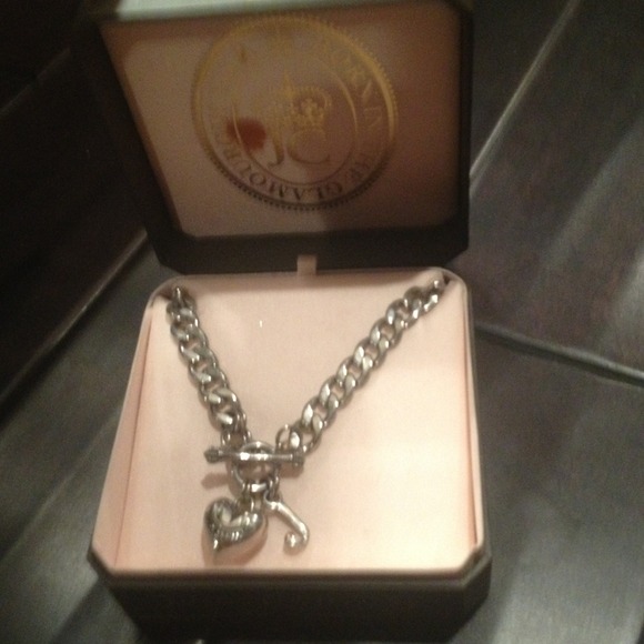 Beautiful Juicy Couture heart necklace - Picture 2 of 4