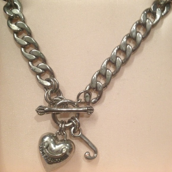 Beautiful Juicy Couture heart necklace - Picture 3 of 4