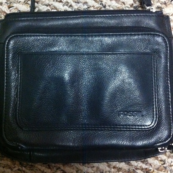 Sold 💯Authentic Fossil cross body organizer bag. - Picture 3 of 3