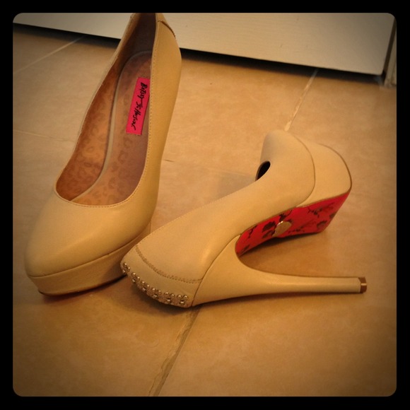 Betsy Johnson 6 inch high heels