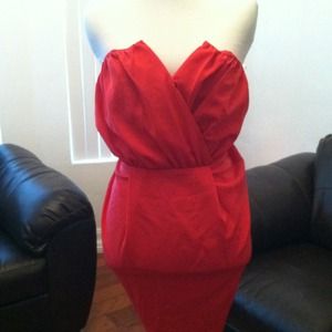 NWOT Red Sweetheart Cut Strapless Dress 🎀