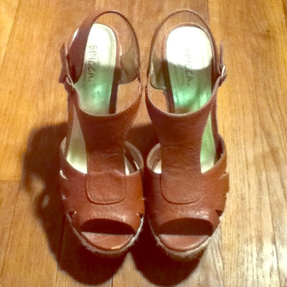 Brown cork wedges with rope trim!