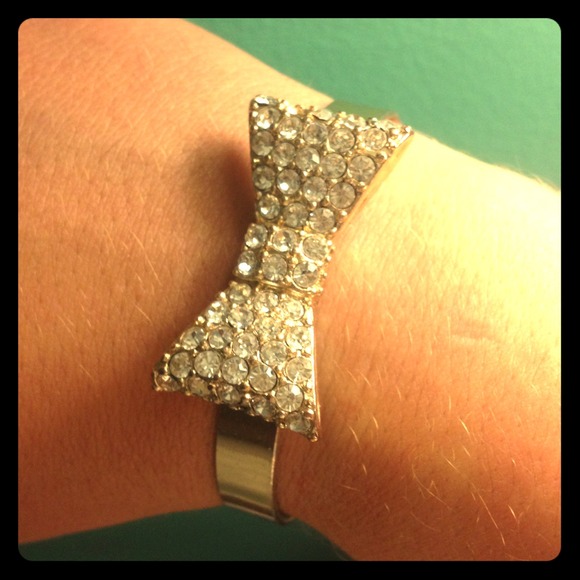 "Diamond" bow bracelet