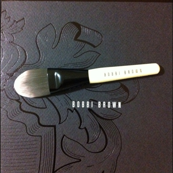👍➡REDUCED⬅Authentic Bobbi Brown Foundation Brush