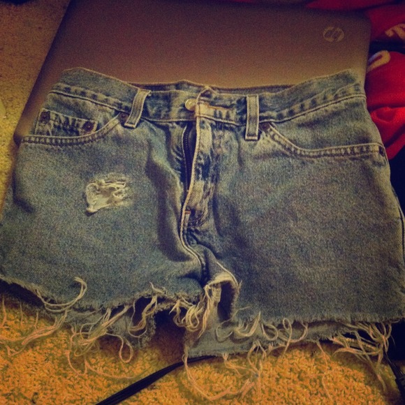 🚫HOLD🚫 High wasted Levi denim shorts