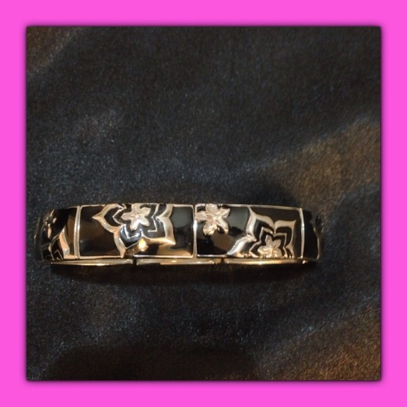 Jewelry - Lia Sophia Stretch Bracelet