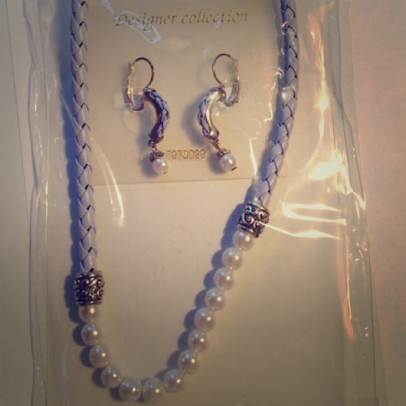Purple earring and necklace set