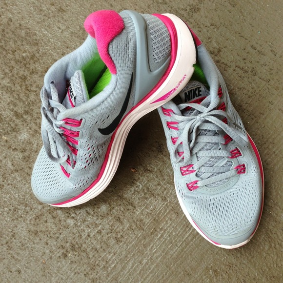 Sold! Nike lunar glide 4 grey pink size 8.5