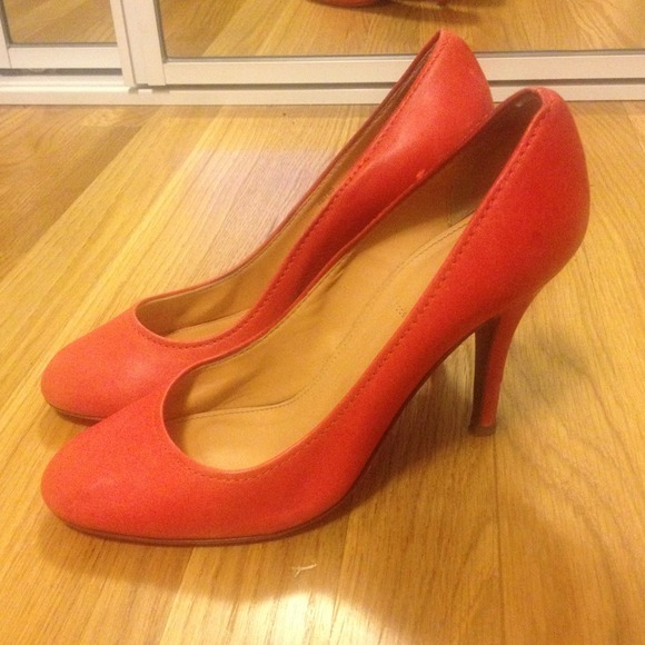 🚫SOLD IN BUNDLE🚫 J crew Italian leather pumps