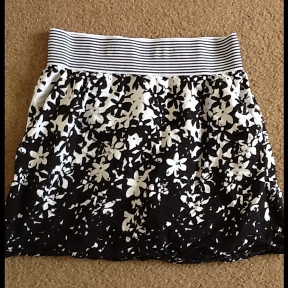 Black & white Flower skirt